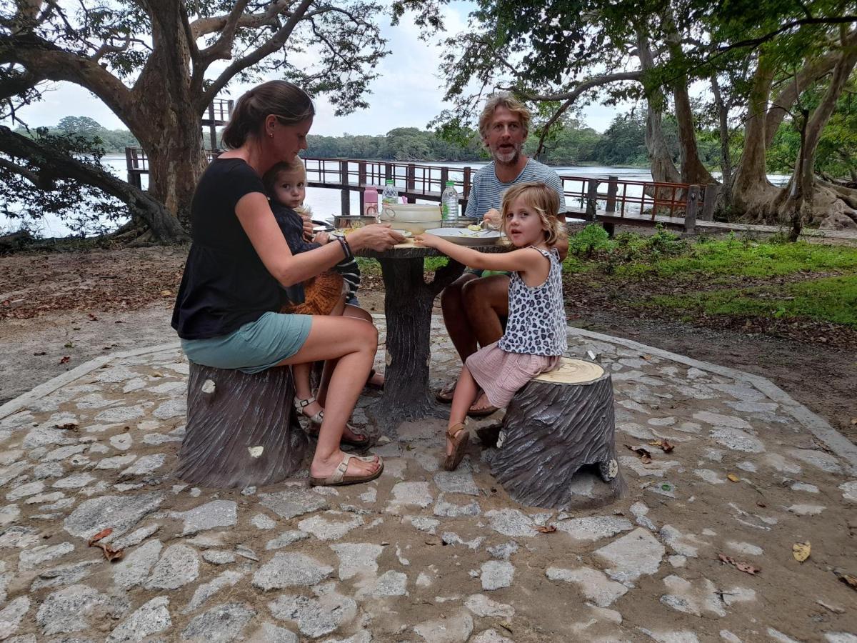 Nirvaan Safari Lodge Wilpattu Buitenkant foto